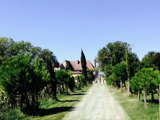 Chateau De Theon Pensión